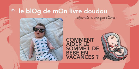 Bébé paisible avec son livre doudou pendant les vacances en famille