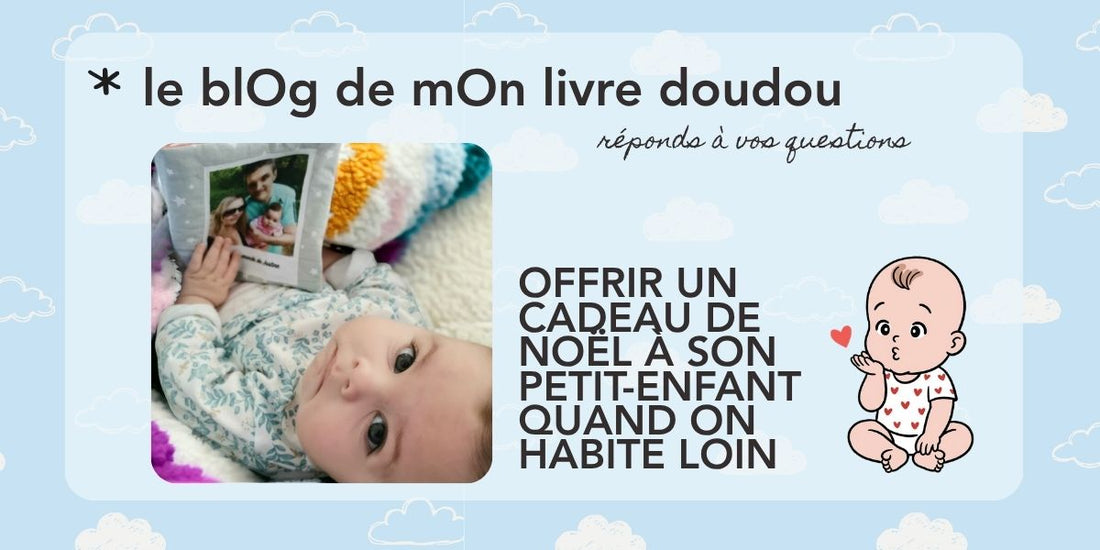 Bébé allongé près de son livre doudou ouvert sur une photo de famille, cadeau de Noël offert par les grands-parents
